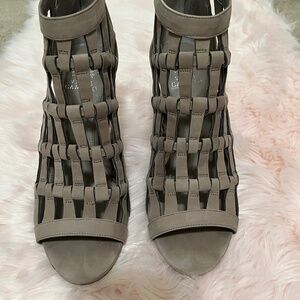 *NEW* Vince Camuto women shoes size 10 M